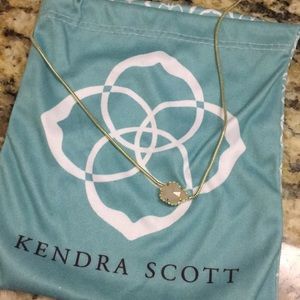Kendra Scott necklace